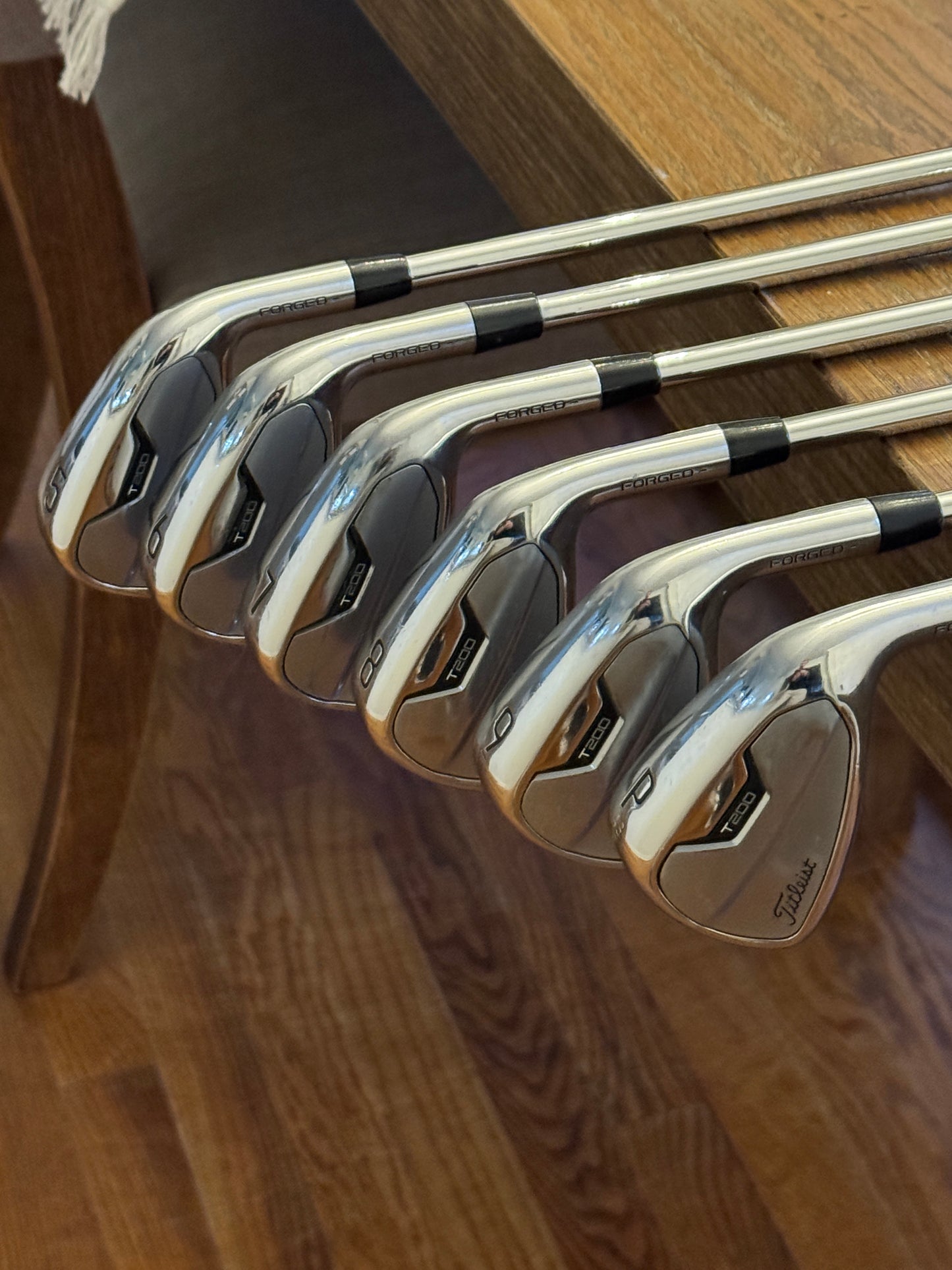 Titleist T200 Iron Set (5-PW) / N.S. Pro 850 shafts Regular