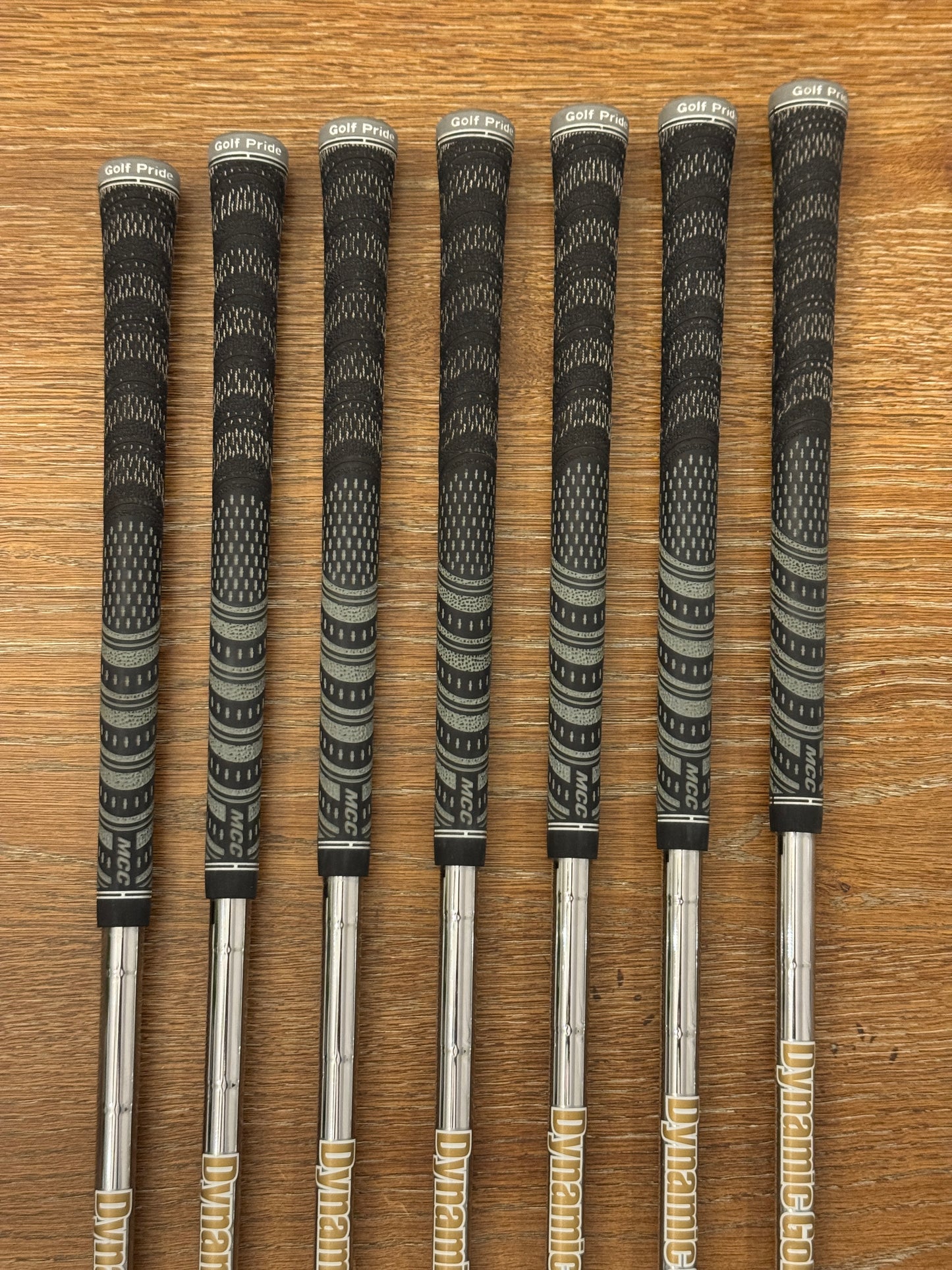 Mizuno JPX 923 Tour Iron Set (4-PW) / Dynamic Gold S300 shafts Stiff