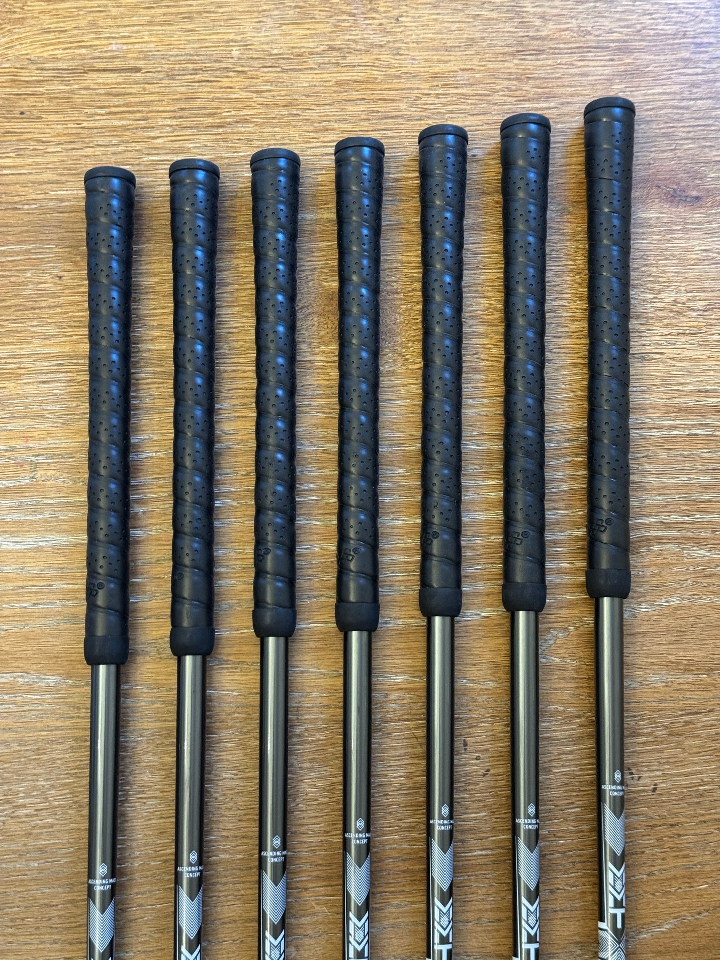 Titleist T250* ‘25 Forged Iron Set +1/2” (5-GW) / Mitsubishi MMT 65 R shafts (regular)