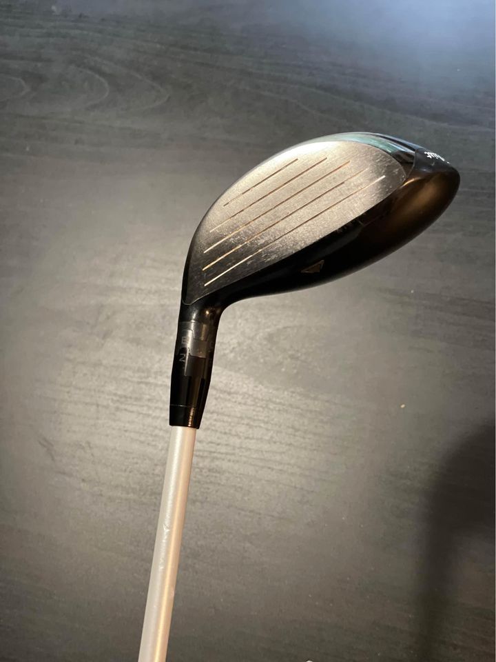 Titleist 915F 3-wood (15°) / Fujikura Speeder shaft Stiff