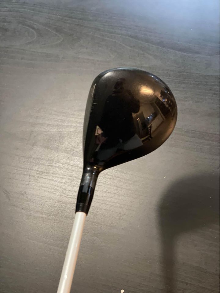 Titleist 915F 3-wood (15°) / Fujikura Speeder shaft Stiff