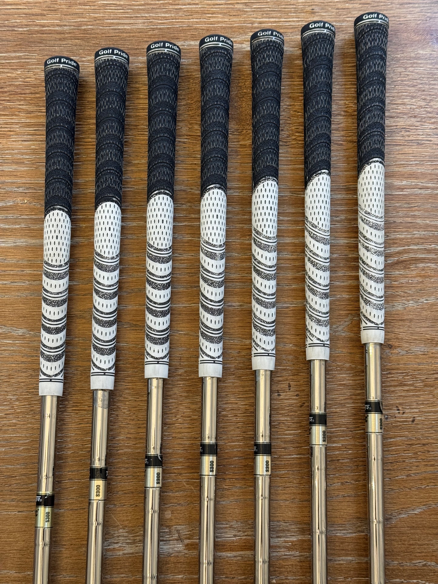 Ping G430 Iron Set (5-GW) / Dynamic Gold S300 shafts Stiff
