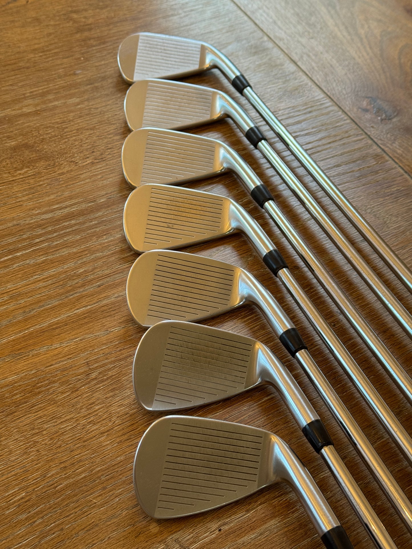 Titleist T200 Iron Set (4-PW) / Project X 6.0 120g shafts Stiff