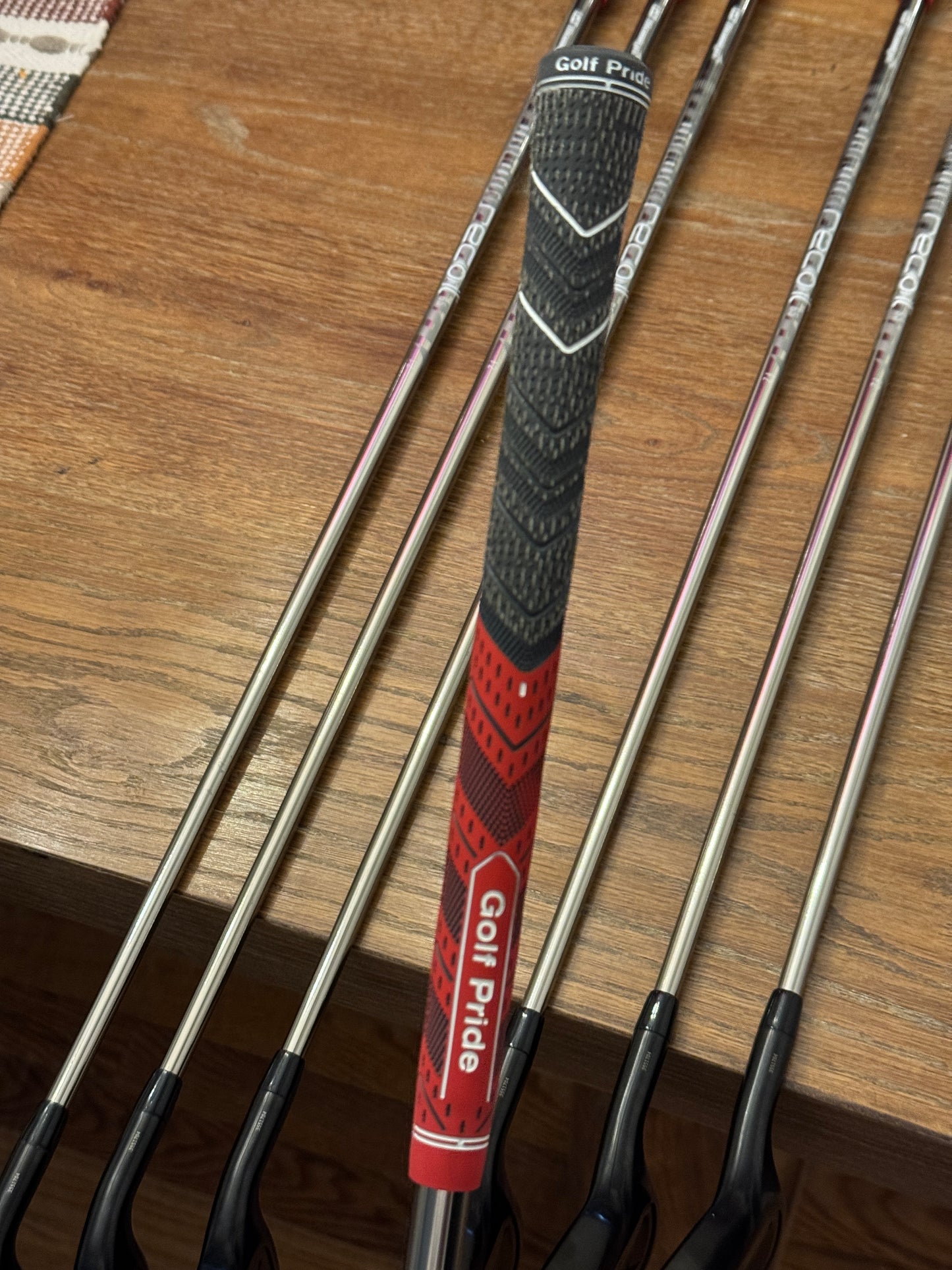 Titleist T350 ‘23 Iron Set (5-AW) / Recoil 65 F2 shafts Senior