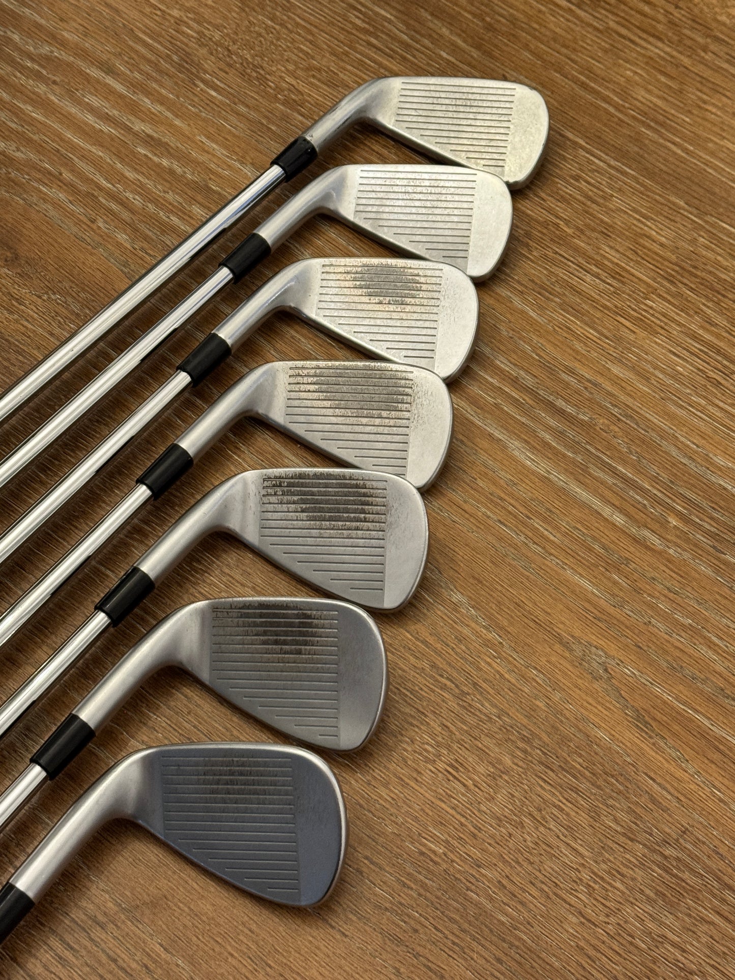 Taylormade P790 Iron Set (4-PW) / Dynamic Gold S300 shafts Stiff