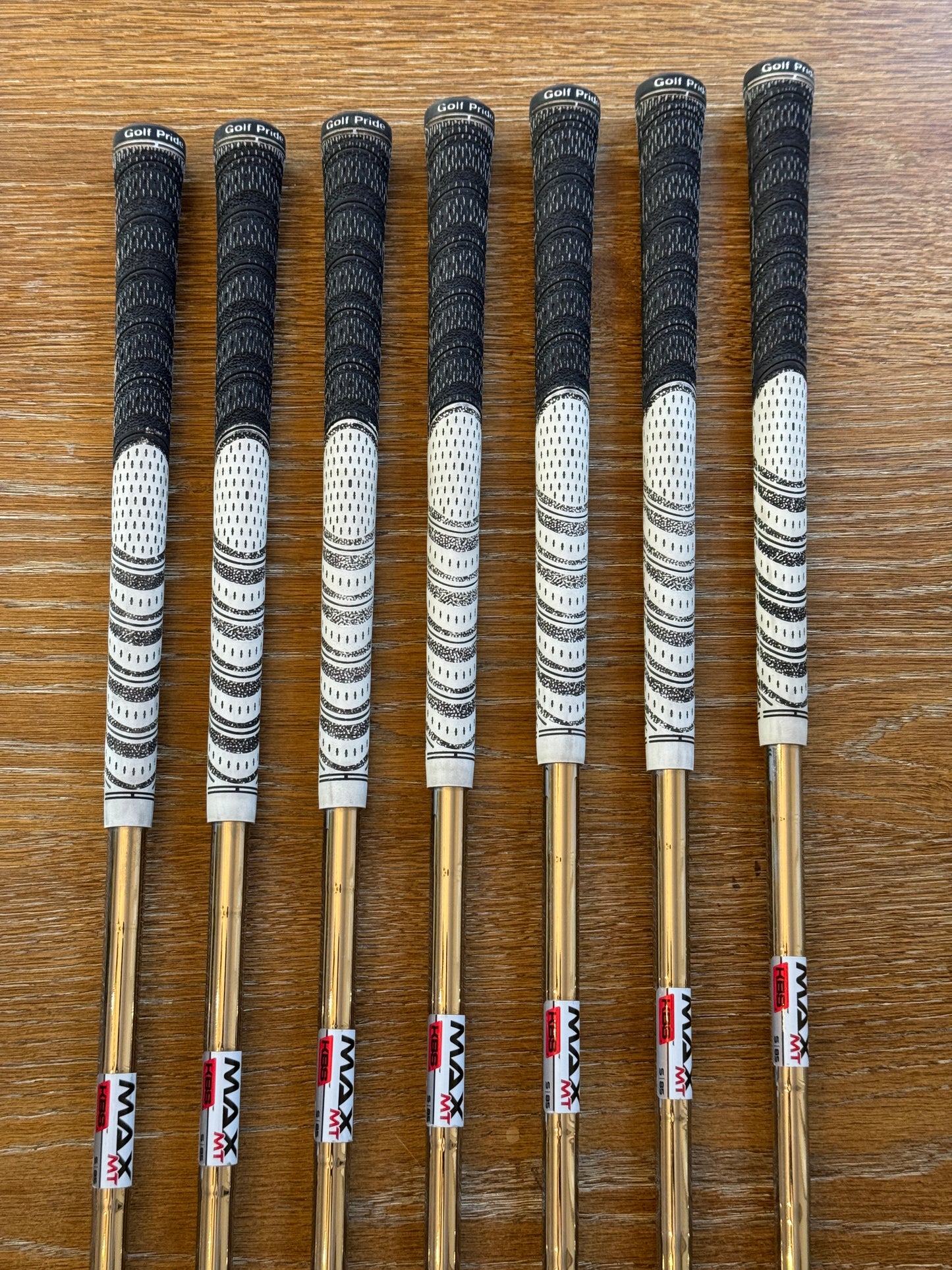 Taylormade Sim2 Max Iron Set (5-AW) / KBS Max MT 85 shafts Stiff