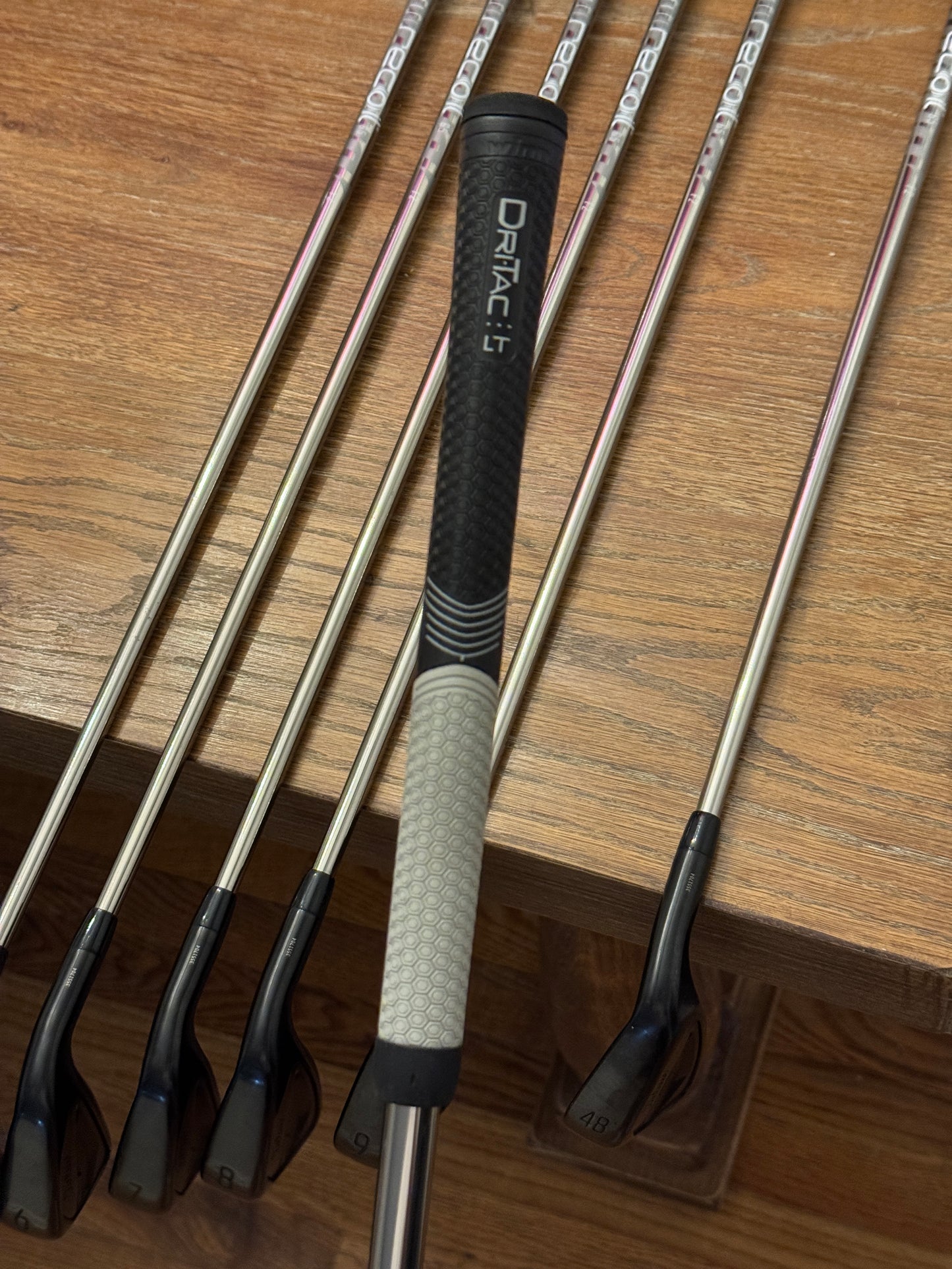 Titleist T350 ‘23 Iron Set (5-AW) / Recoil 65 F2 shafts Senior