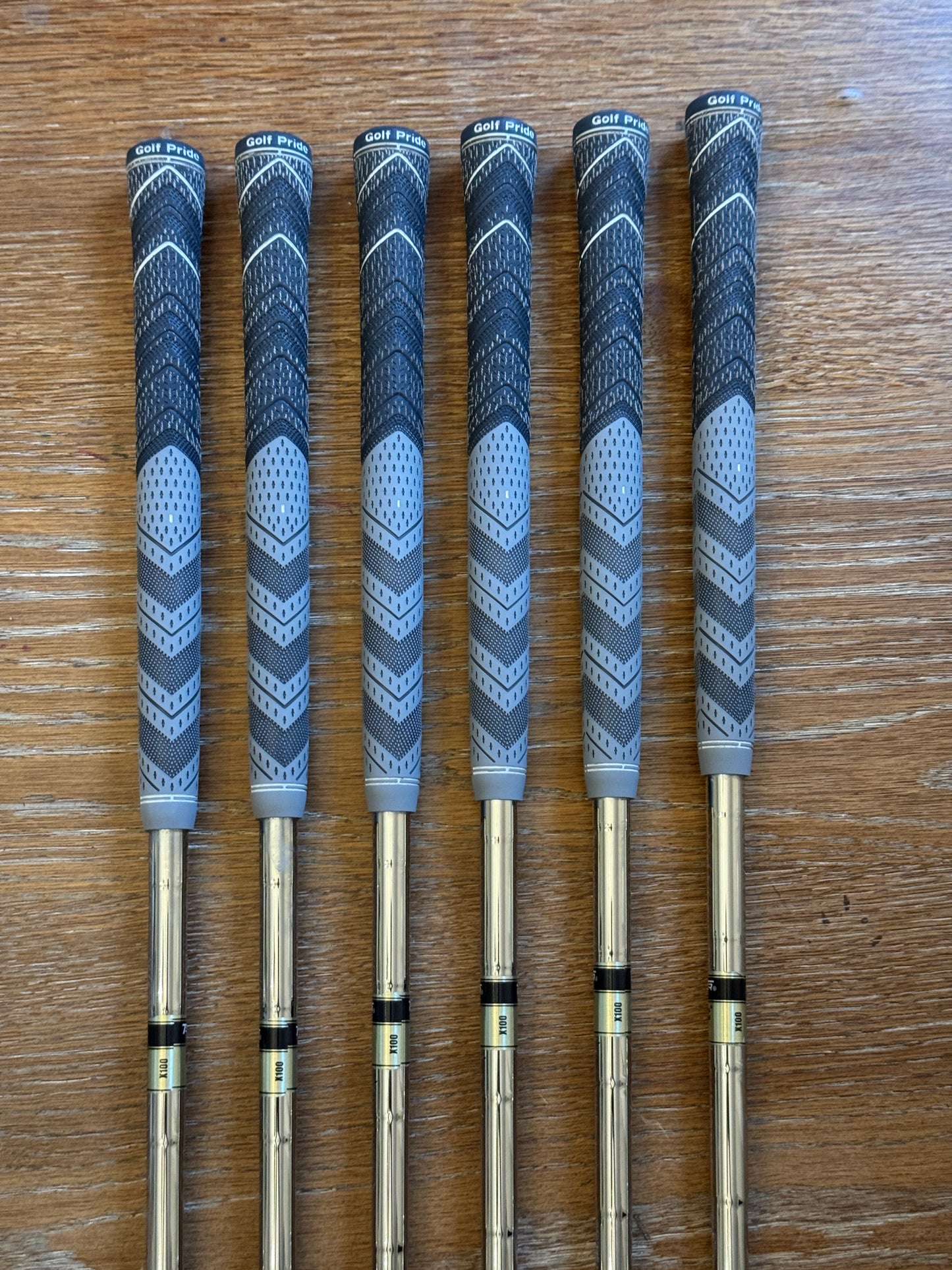 Mizuno Pro 243 / 241 Combo Iron Set (5-PW) / Dynamic Gold X100 shafts (xtra stiff)