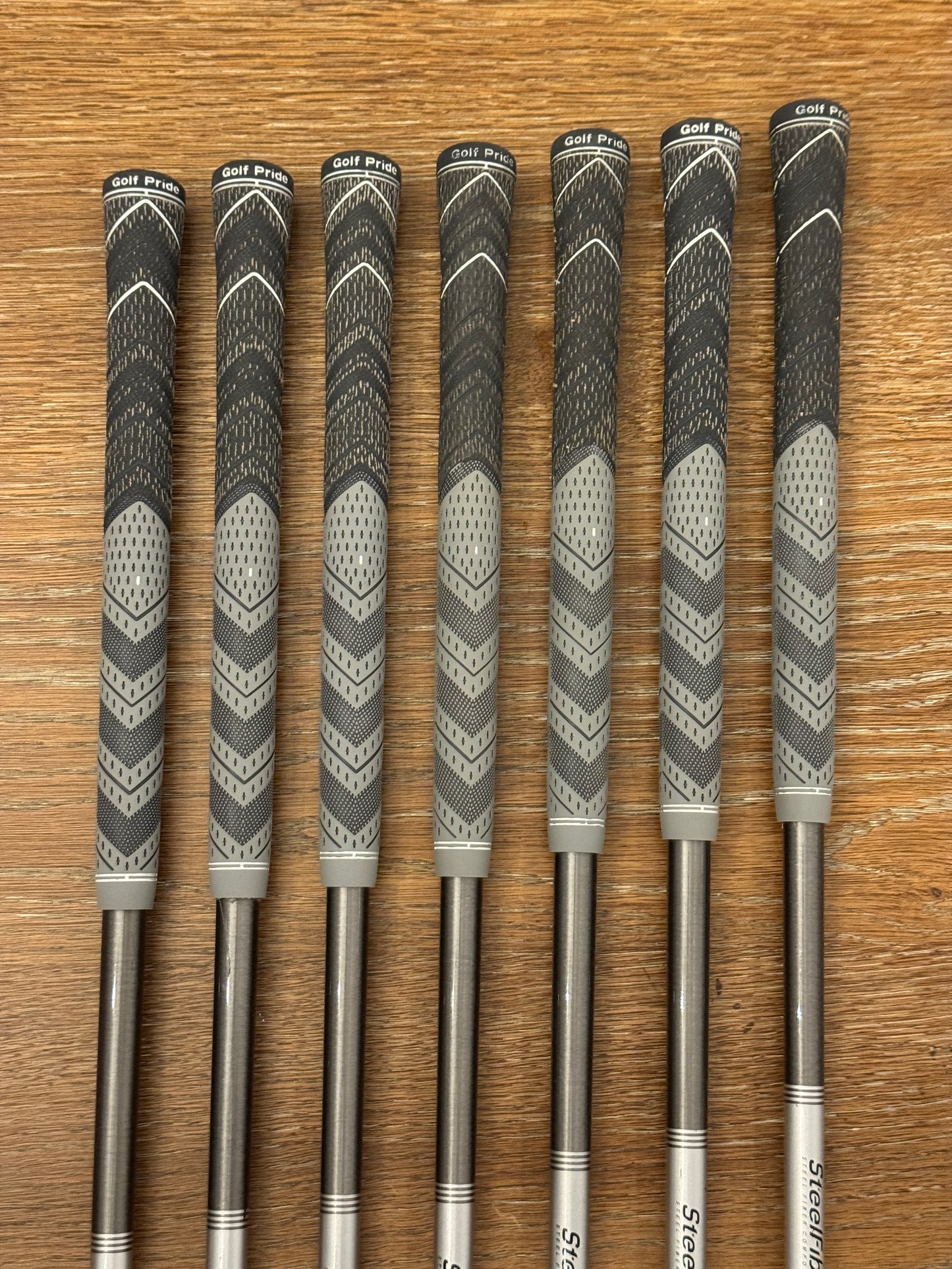 Titleist T100S Iron Set (5-GW) / Steelfiber i95 S shafts (stiff)