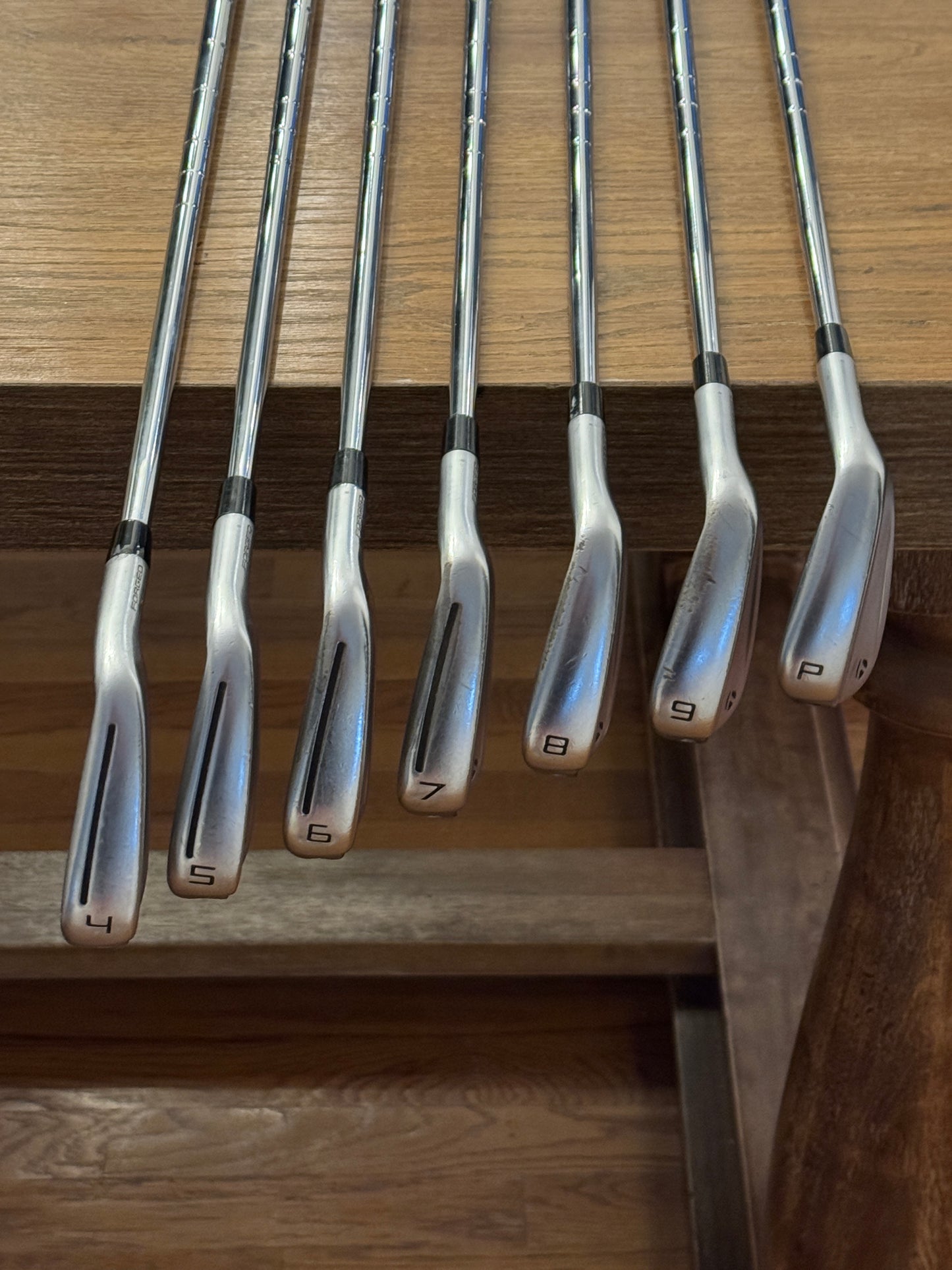 Taylormade P790 Iron Set (4-PW) / Dynamic Gold S300 shafts Stiff