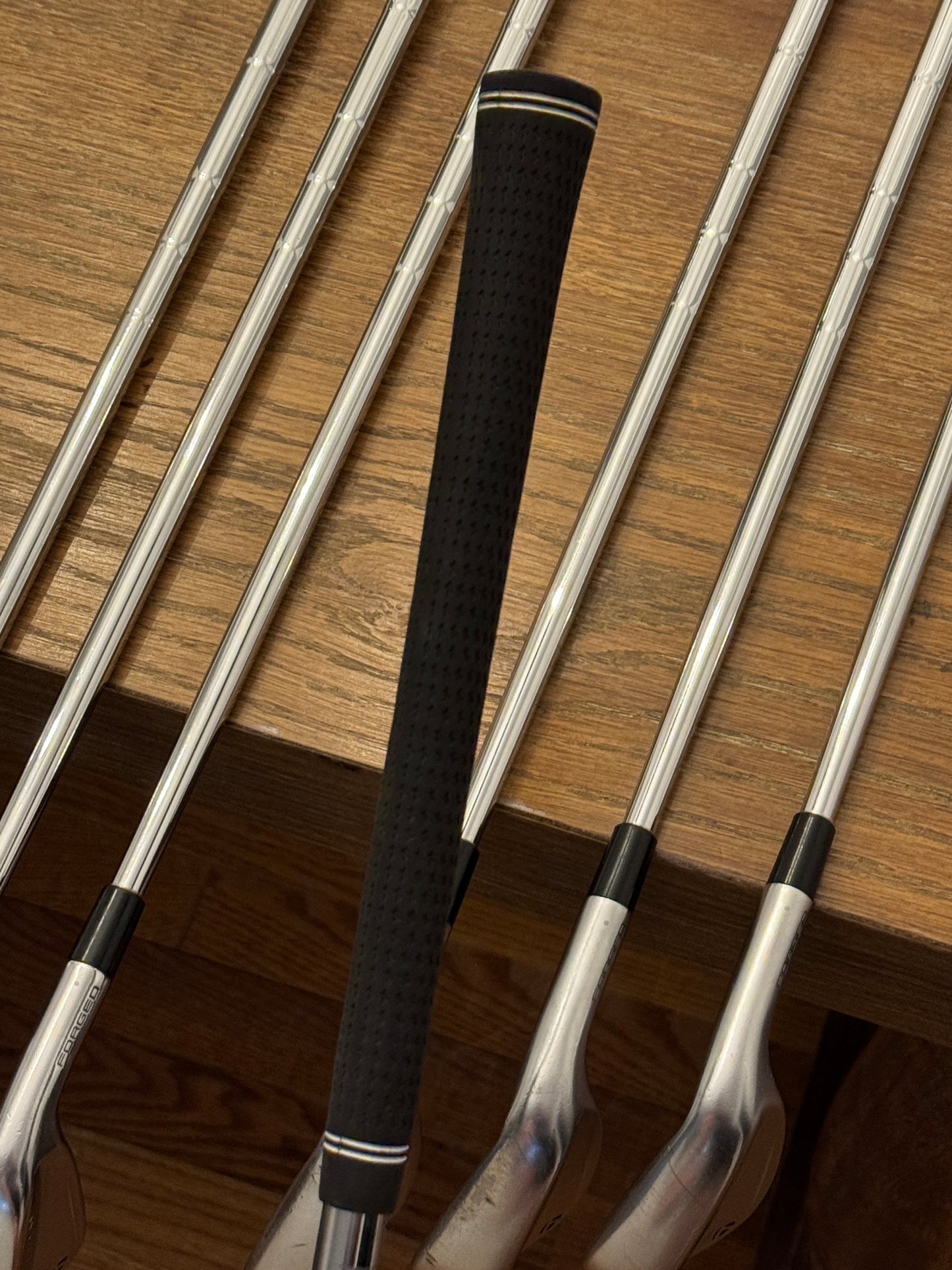 Taylormade P790 Iron Set (4-PW) / Dynamic Gold S300 shafts Stiff