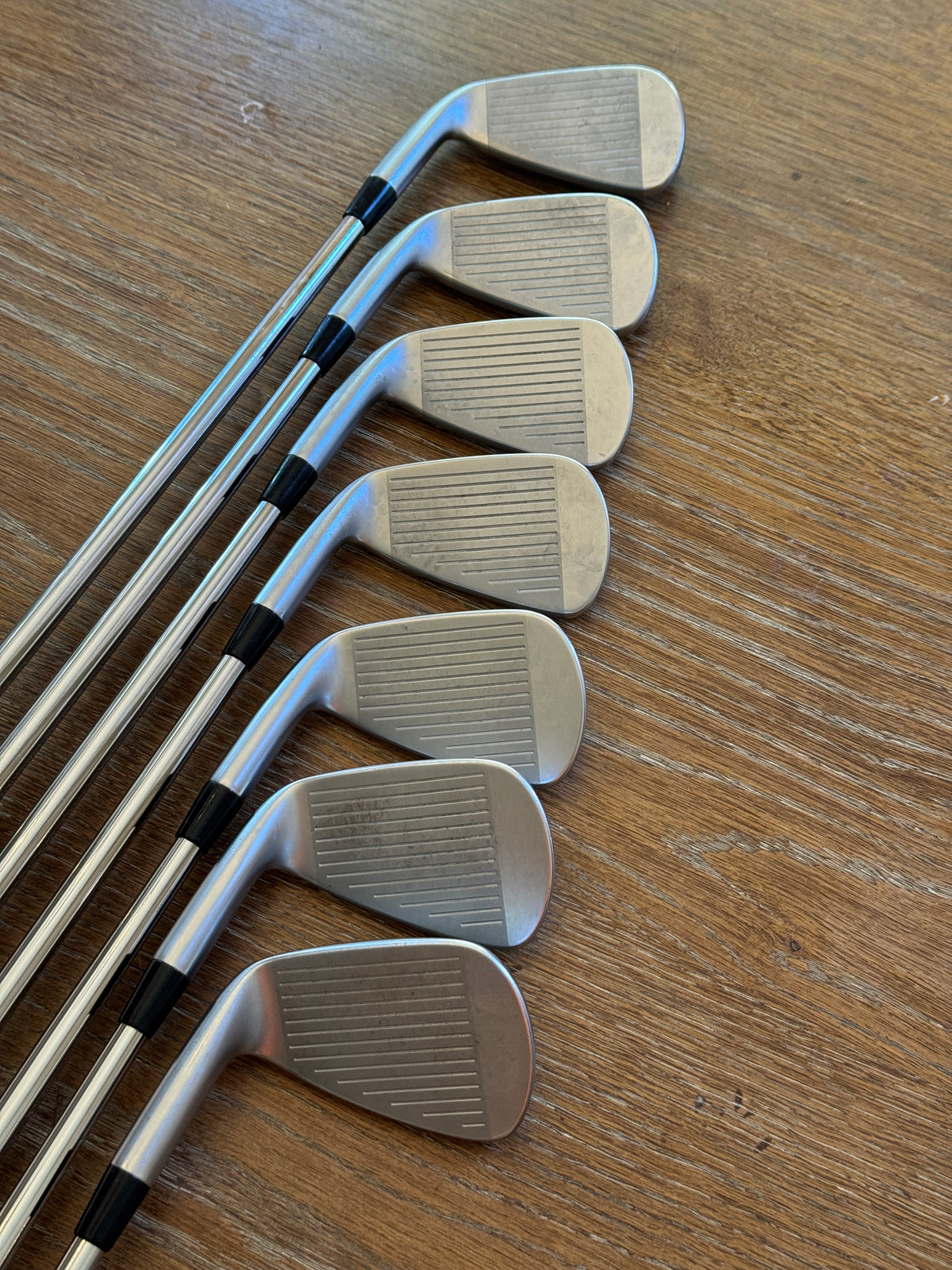 Mizuno JPX 925 Hot Metal Pro Iron Set (4-PW) / Dynamic Gold 120 S300 shafts (stiff)