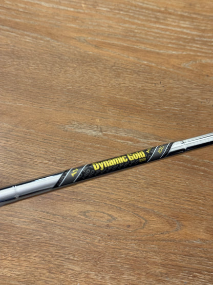 Ping i540 4-Iron +1/2” (black dot) / Dynamic Gold MID S300 shaft (stiff)