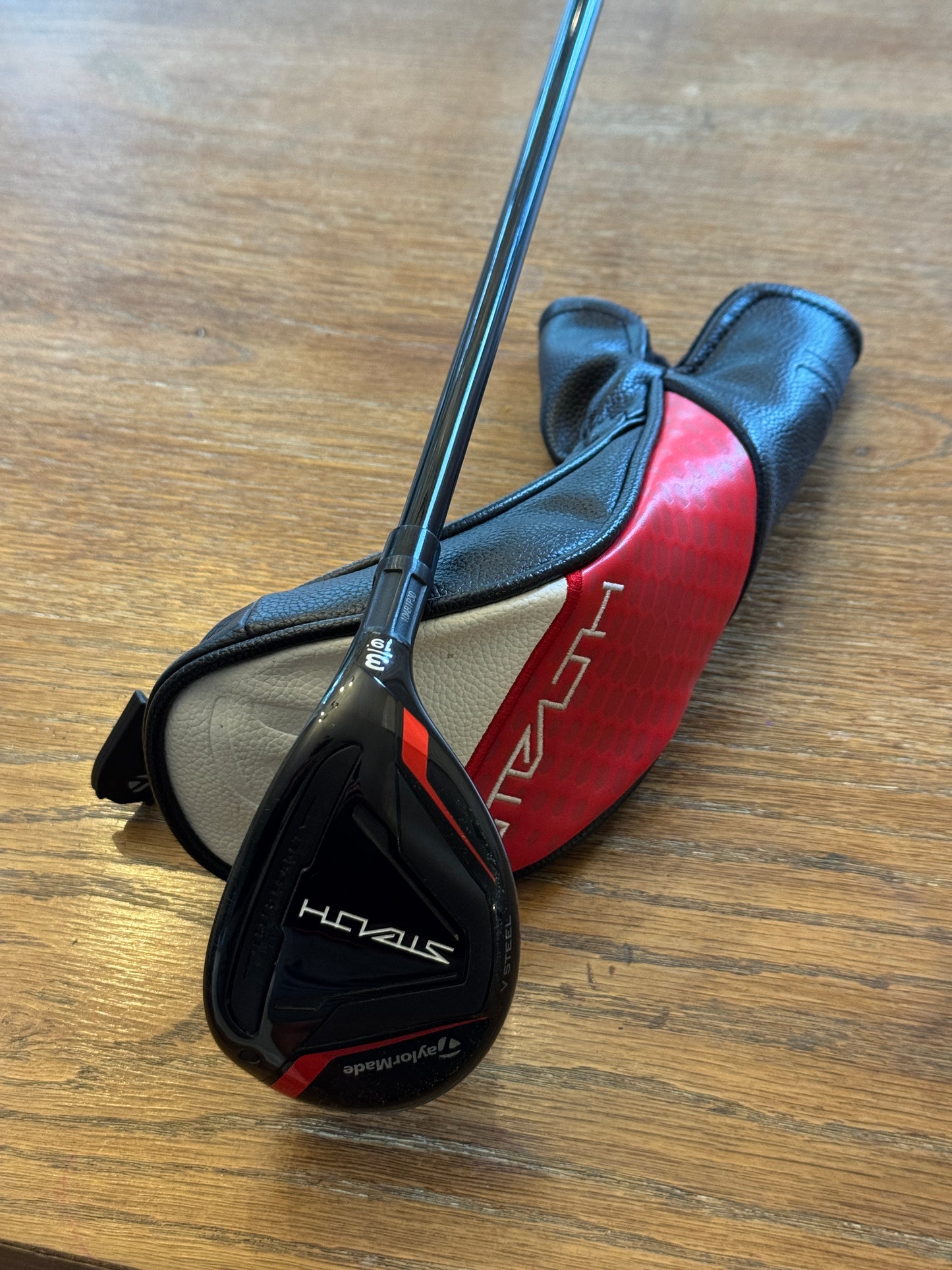 Taylormade Stealth 3-hybrid (19°) / Fujikura Ventus 7-S shaft (stiff)