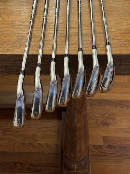 Titleist 718 AP3 Iron Set +1/2” (5-GW) / AMT Red S300 shafts (stiff)