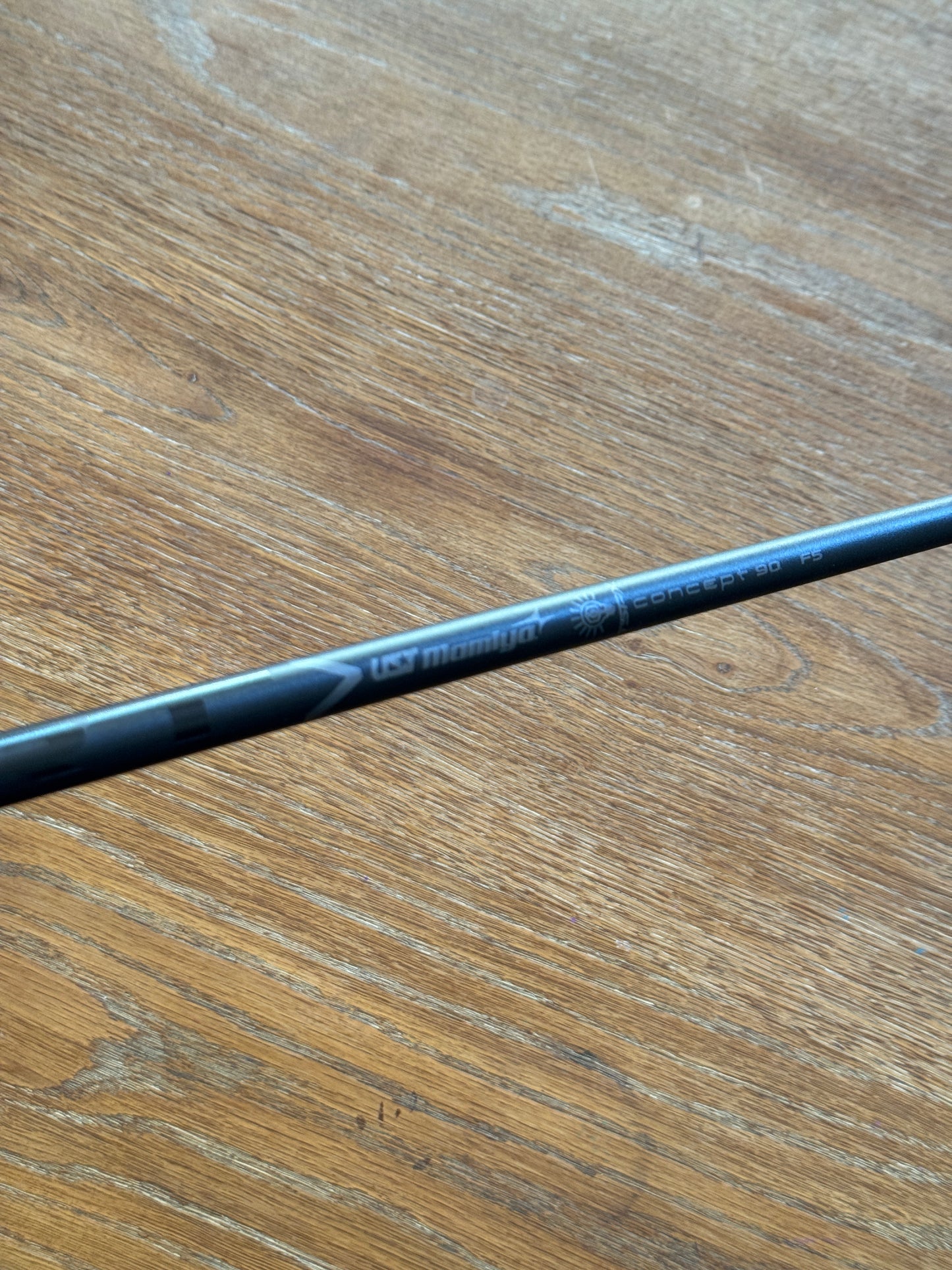 Mizuno JPX 925 Hot Metal Pro 4-iron / UST Mamiya Concept 90 F5 shaft (xtra stiff)
