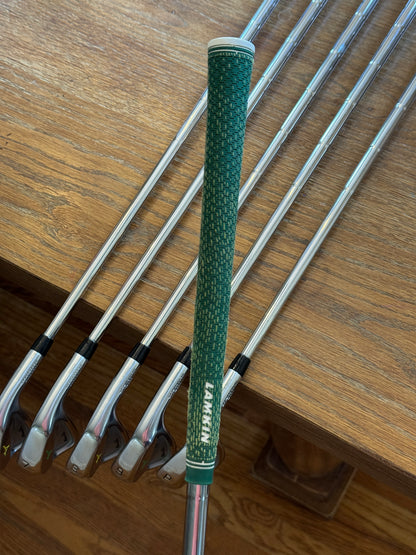 Mizuno Pro 223 Iron Set (5-PW) / Dynamic Gold 120 S300 shafts (stiff)