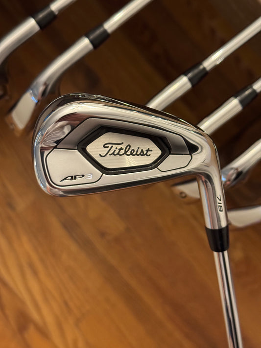 Titleist 718 AP3 Iron Set (4-PW) / AMT S300 Stiff