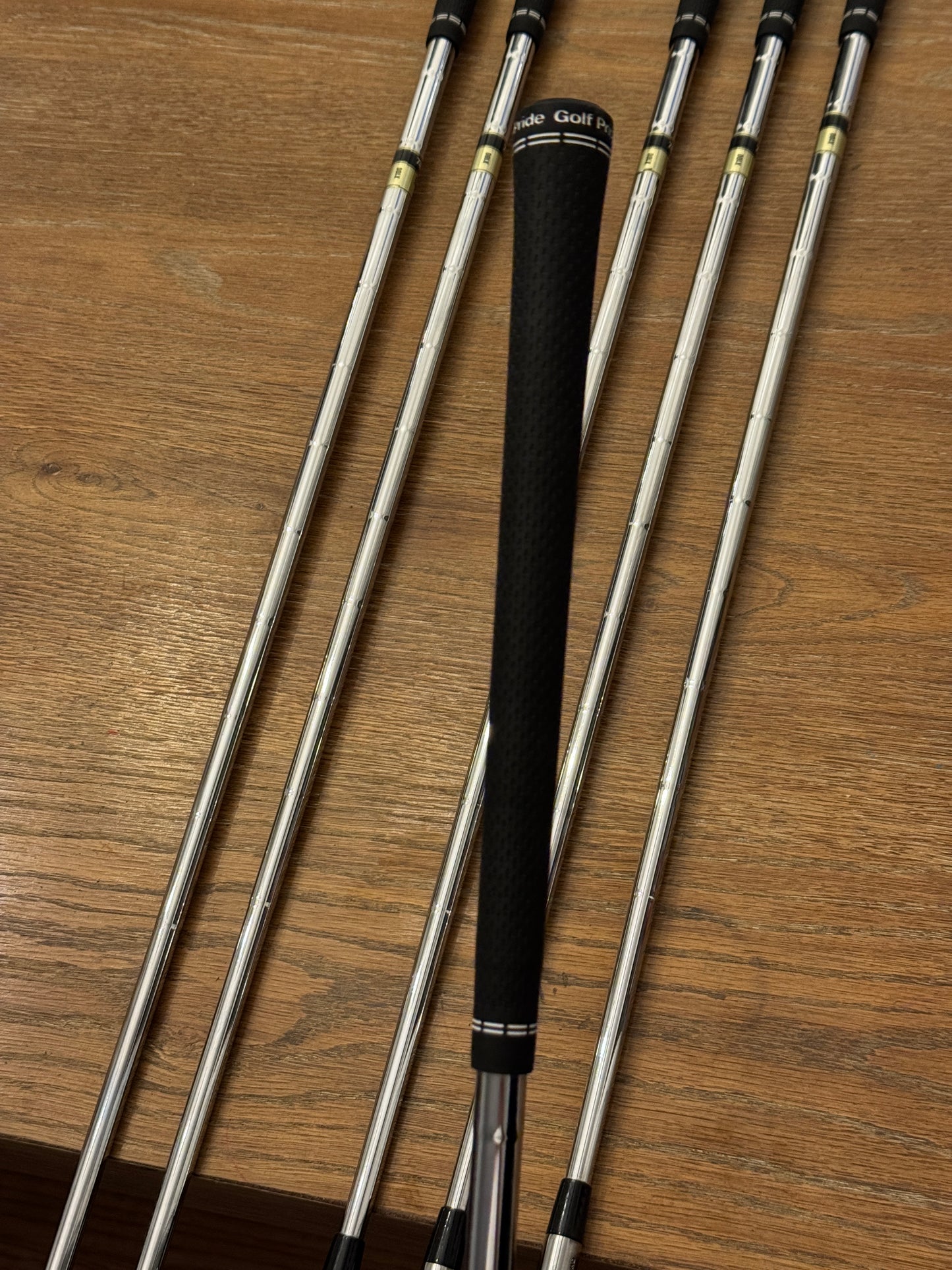Mizuno Pro 241 Iron Set (5-PW) / Dynamic Gold X100 shafts (xtra stiff)