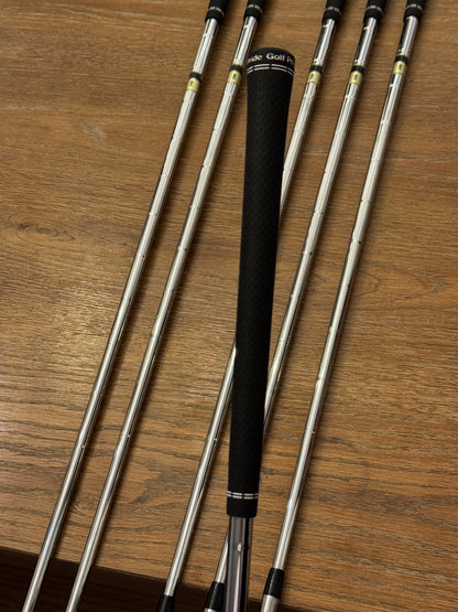 Mizuno Pro 241 Iron Set (5-PW) / Dynamic Gold X100 shafts (xtra stiff)