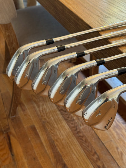 Mizuno Pro 225 Iron Set (5-PW) / Dynamic Gold MID S300 shafts (stiff)