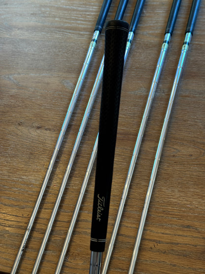 Srixon Z745 Iron Set (5-PW) / Dynamic Gold S200 shafts (stiff)