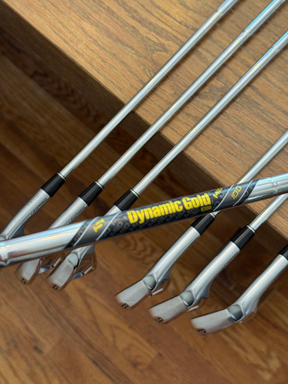 *MINT* Srixon ZXi7 Forged '25 Iron Set (4-PW) / Dynamic Gold MID R300 shafts (regular)