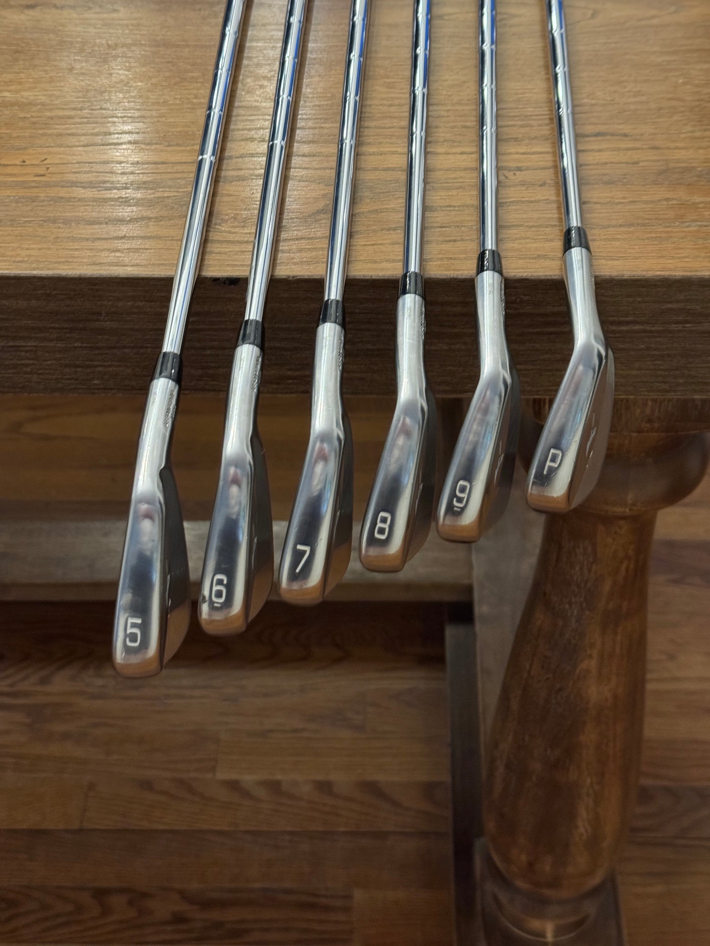Mizuno Pro 241 Iron Set (5-PW) / Dynamic Gold X100 shafts (xtra stiff)