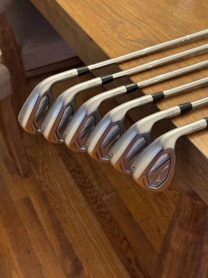 Mizuno JPX 925 Hot Metal Iron Set (6-GW) / N.S. Pro 950 GH S shafts (stiff)
