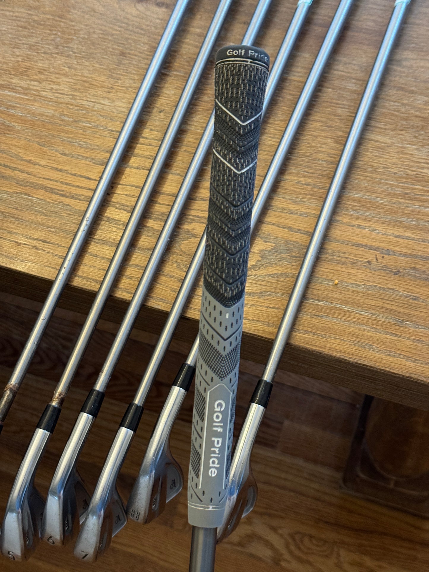 Titleist T100S Iron Set (4-PW) / ACCRA iSeries 125i shafts Xtra stiff