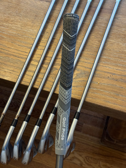 Titleist T100S Iron Set (4-PW) / ACCRA iSeries 125i shafts Xtra stiff