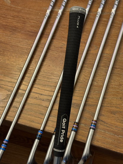 Titleist T100 ‘23 Iron Set (5-GW) / Project X LZ 6.5 125g shafts Xtra Stiff