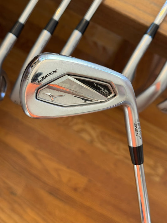 Mizuno JPX 925 Hot Metal Pro Iron Set (4-PW) / Dynamic Gold 120 S300 shafts (stiff)