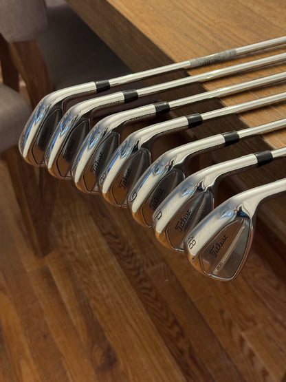 Titleist T200 ‘23 Iron Set (5-GW) / AMT Black R300 shafts (regular)