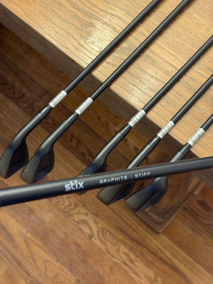 Stix Black Iron Set (5-PW) / Graphite Stiff