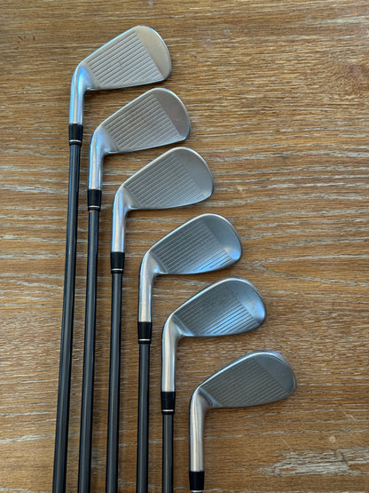 Callaway Apex 21 Iron Set (6-GW) / UST Mamiya Recoil Dart F2 75 shafts (senior)