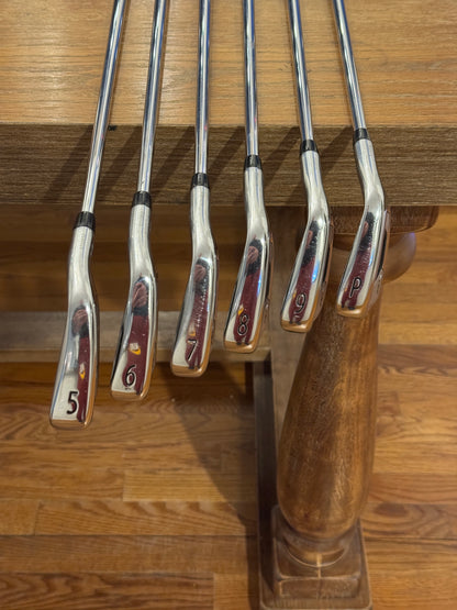 Titleist 718 AP3 Iron Set (5-PW) / Project X LZ 5.5 115g shafts (regular)