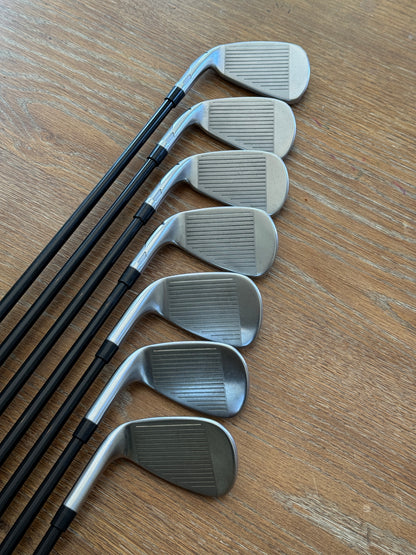 Taylormade Qi Iron Set (5-AW) / Ventus TR 6-R shafts (regular)