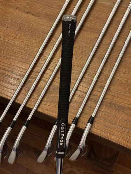Mizuno Pro 243 Iron Set (4-PW) / KBS Tour Lite S shafts (stiff)
