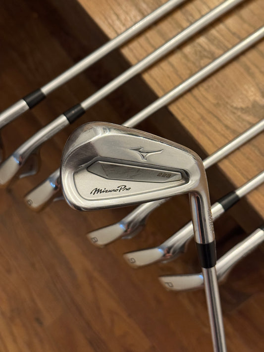 Mizuno Pro 223 Iron Set (4-PW) / Project X LS 6.5 125g shafts (xtra stiff)