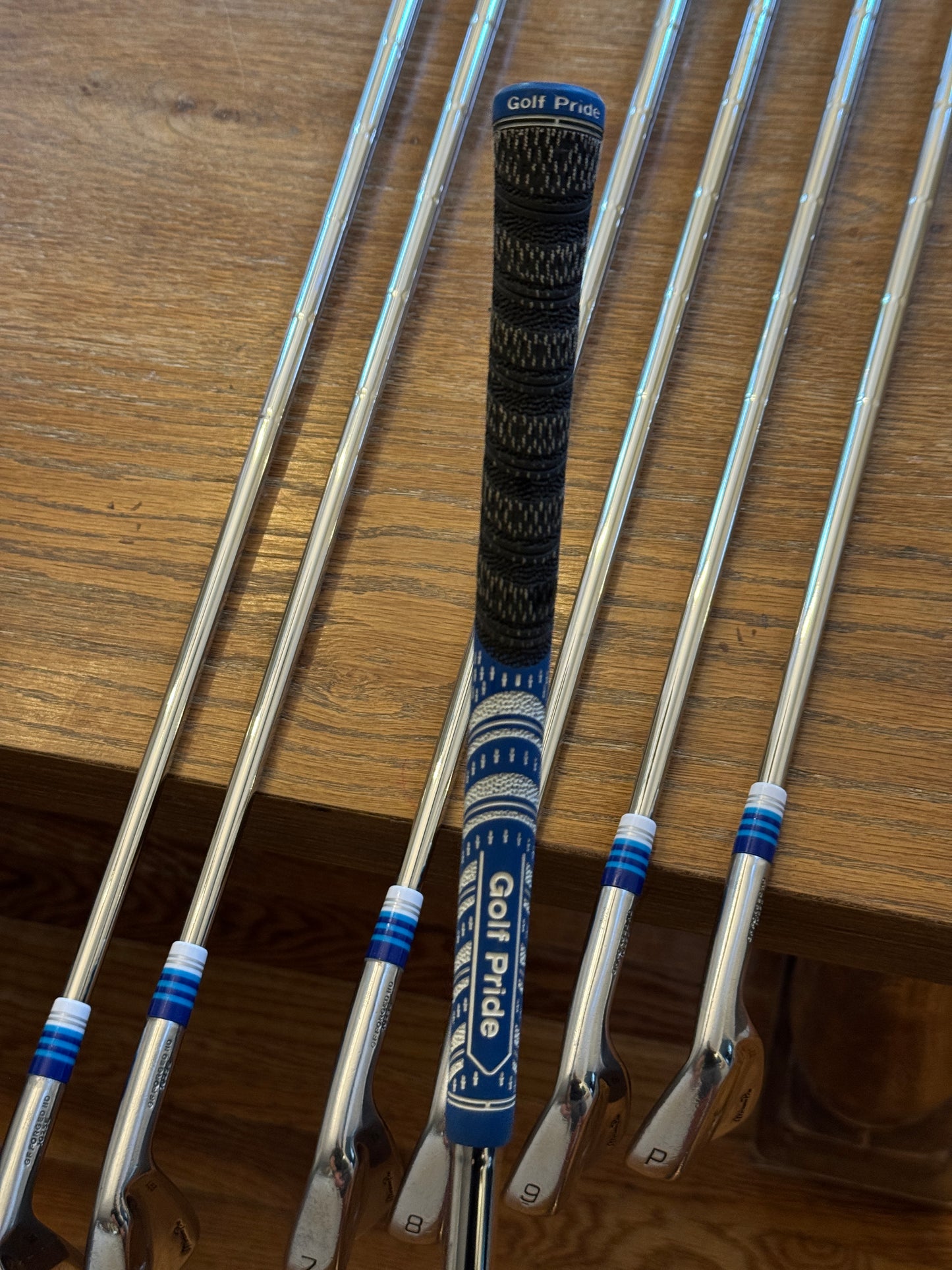 Mizuno Pro 221 Iron Set (4-PW) / Dynamic Gold S400 shafts (stiff)