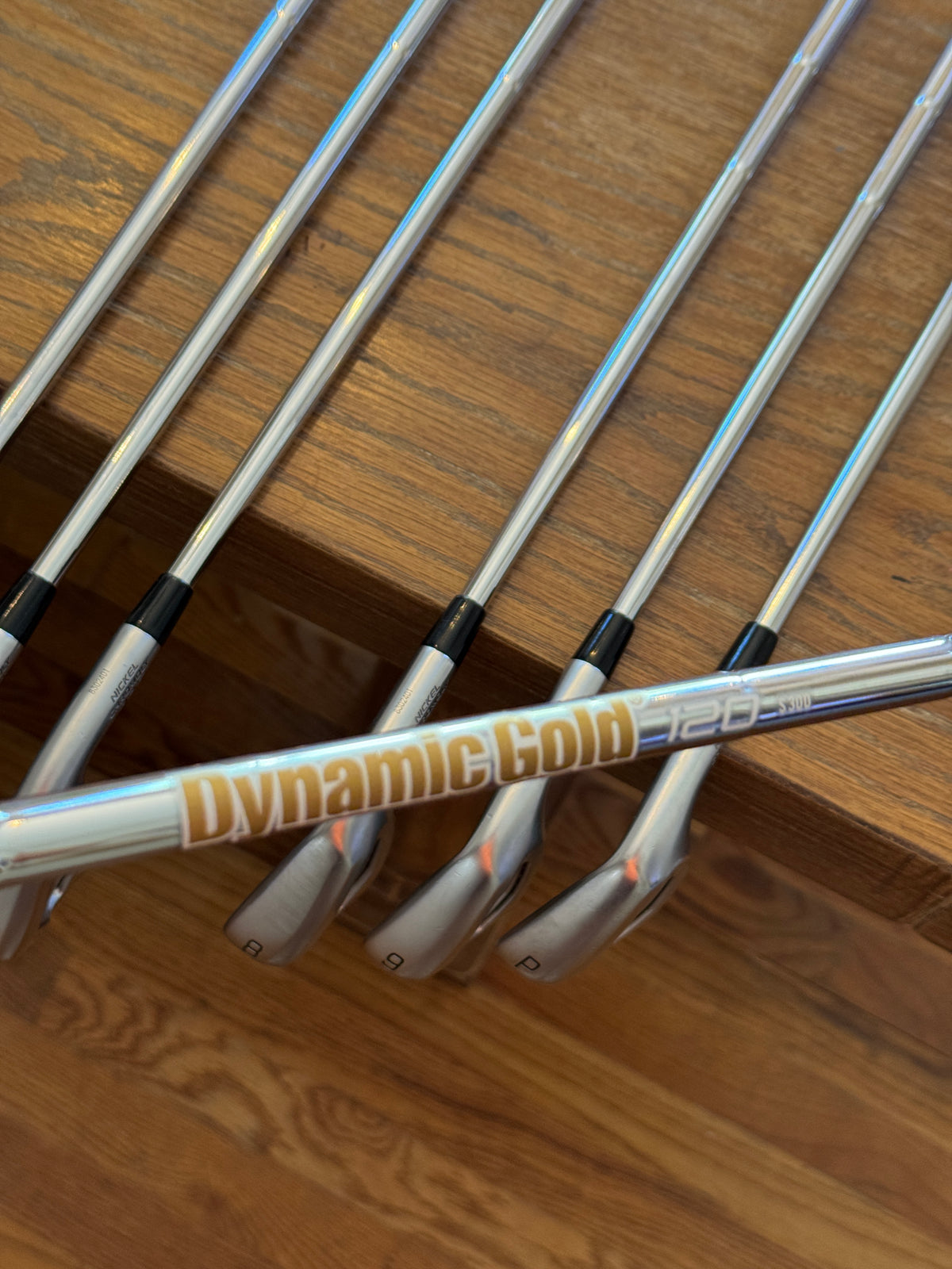 Mizuno JPX 925 Hot Metal Pro Iron Set (4-PW) / Dynamic Gold 120 S300 shafts (stiff)
