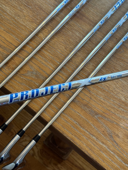 *MINT* Titleist T200 ‘23 Iron Set (5-PW) / Project X LZ 6.0 shafts (stiff)