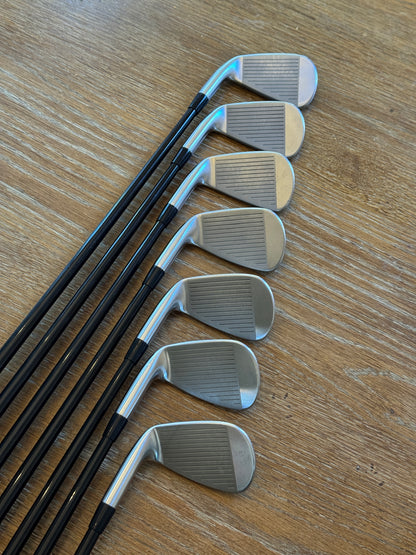 Mizuno M-15 Forged Iron Set (5-GW) / MMT 105 S shafts (stiff)
