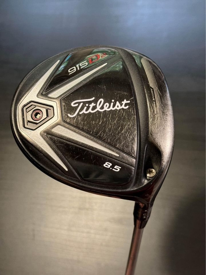 Titleist 915 D2 Driver (8.5°) / Diamana 70 shaft Stiff