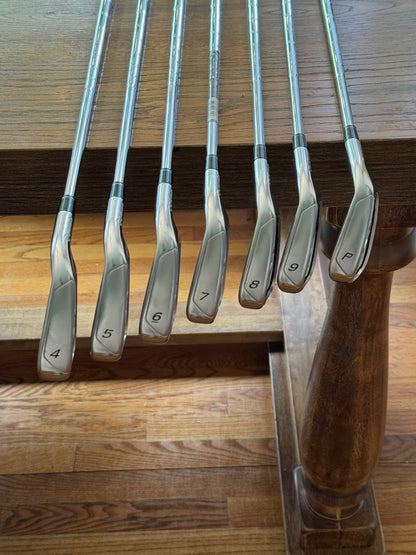 Taylormade R11 Iron Set (4-PW) / KBS 90S shafts (stiff)