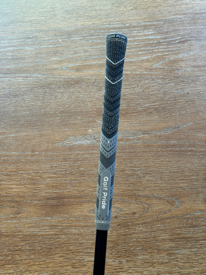 Mizuno JPX 925 Hot Metal Pro 4-iron / UST Mamiya Concept 90 F5 shaft (xtra stiff)