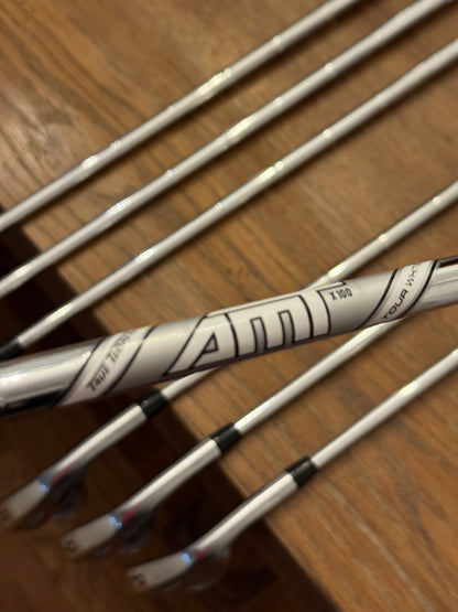 Titleist T100S Iron Set / AMT Tour White X100 shafts Xtra Stiff