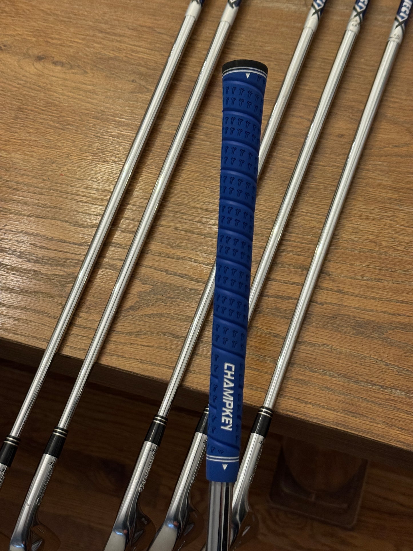 Taylormade RAC Forged Iron Set (5-PW) / Project X 6.0 shafts (stiff)