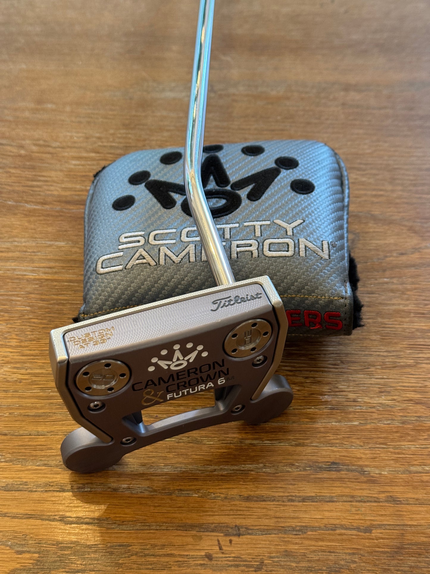 Titleist Scotty Cameron & Crown Futura 6M Putter (33”)
